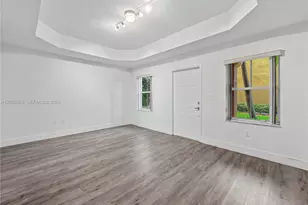 10573 SW 6th St, Pembroke Pines, FL 33025 - Photo 9