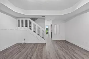 10573 SW 6th St, Pembroke Pines, FL 33025 - Photo 3