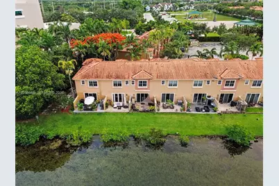 10573 SW 6th St #1206, Pembroke Pines, FL 33025 - Photo 15