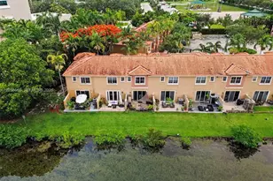 10573 SW 6th St, Pembroke Pines, FL 33025 - Photo 15
