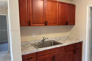 2352 NW 13th Ct, Fort Lauderdale, FL 33311 - Photo 3