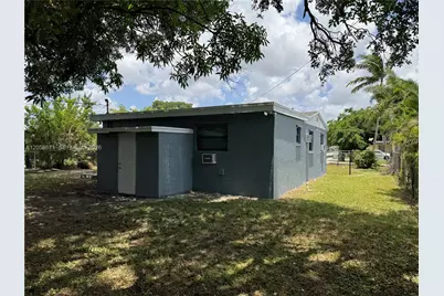 2352 NW 13th Ct, Fort Lauderdale, FL 33311 - Photo 23