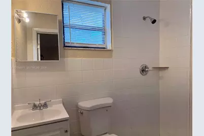 2352 NW 13th Ct, Fort Lauderdale, FL 33311 - Photo 17