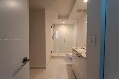 500 Brickell Ave #1407, Miami, FL 33131 - Photo 27