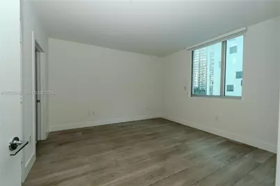 500 Brickell Ave #1407, Miami, FL 33131 - Photo 25