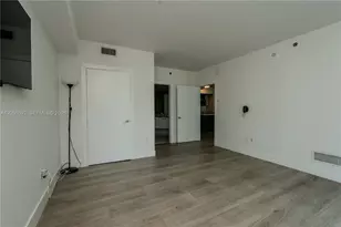 500 Brickell Ave, Miami, FL 33131 - Photo 17