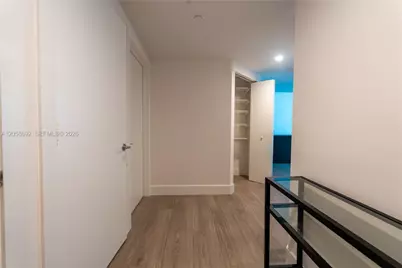 500 Brickell Ave #1407, Miami, FL 33131 - Photo 5