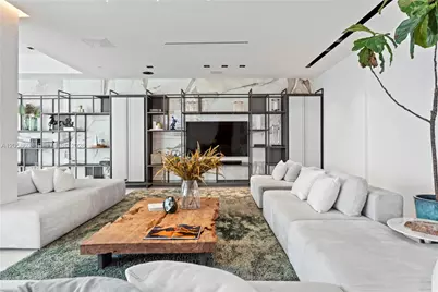 650 NE 32nd St #BH2, Miami, FL 33137 - Photo 3