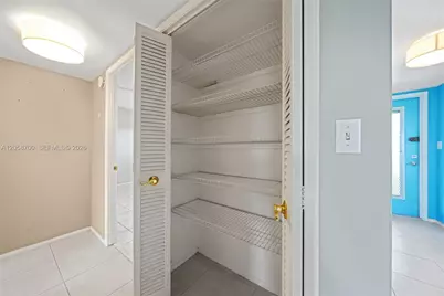 4800 Hillcrest Ln #402, Hollywood, FL 33021 - Photo 7