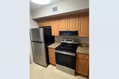 11155 SW 5th Pl #202, Pembroke Pines, FL 33025 - Photo 3