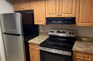 11155 SW 5th Pl, Pembroke Pines, FL 33025 - Photo 3