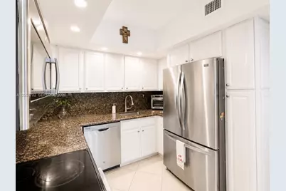 5600 Collins Ave #17U, Miami Beach, FL 33140 - Photo 5