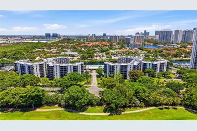 3401 N Country Club Dr #804, Aventura, FL 33180 - Photo 39