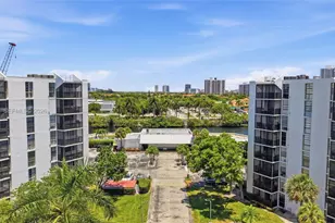 3401 N Country Club Dr, Aventura, FL 33180 - Photo 41