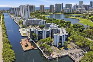 3401 N Country Club Dr, Aventura, FL 33180 - Photo 35