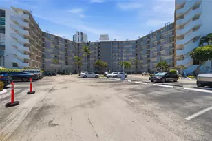 3401 N Country Club Dr, Aventura, FL 33180 - Photo 1
