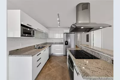 601 NE 36th St #2401, Miami, FL 33137 - Photo 11