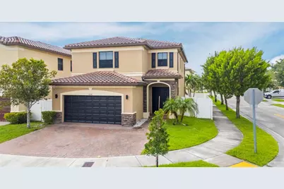 8788 W 35th Ct, Hialeah, FL 33018 - Photo 3
