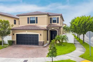 8788 W 35th Ct, Hialeah, FL 33018 - Photo 3