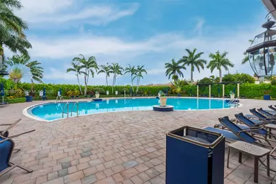 8788 W 35th Ct, Hialeah, FL 33018 - Photo 33