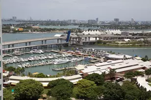 253 NE 2nd St, Miami, FL 33132 - Photo 29