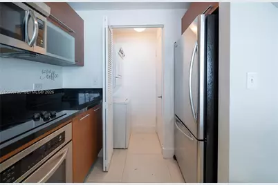 253 NE 2nd St #2107, Miami, FL 33132 - Photo 5