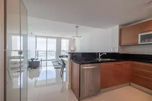 253 NE 2nd St, Miami, FL 33132 - Photo 7