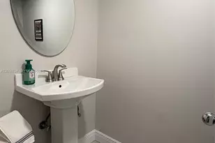 7620 Carlyle Ave, Miami Beach, FL 33141 - Photo 7