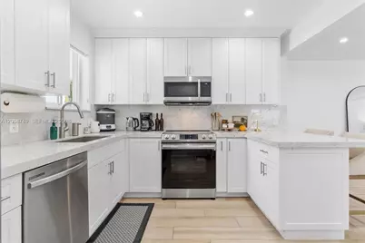 6100 NW 2nd St, Miami, FL 33126 - Photo 9