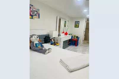 8025 NW 170th St, Hialeah, FL 33015 - Photo 11