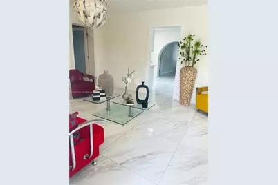 8025 NW 170th St, Hialeah, FL 33015 - Photo 3
