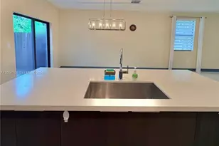 10455 NW 82nd St, Doral, FL 33178 - Photo 9