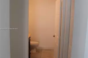 10770 NW 74th Ln, Doral, FL 33178 - Photo 17