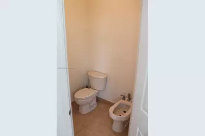 10770 NW 74th Ln, Doral, FL 33178 - Photo 39