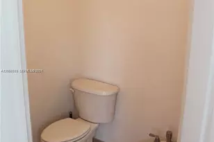10770 NW 74th Ln, Doral, FL 33178 - Photo 39