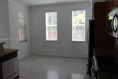 10770 NW 74th Ln, Doral, FL 33178 - Photo 13