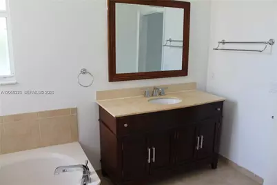 10770 NW 74th Ln, Doral, FL 33178 - Photo 37