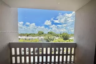 90 Edgewater Dr, Coral Gables, FL 33133 - Photo 13