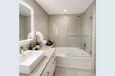 185 SW 7th St #2503, Miami, FL 33130 - Photo 21