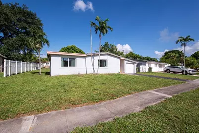220 SW 65th Ave, Pembroke Pines, FL 33023 - Photo 3