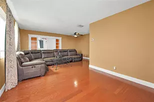 220 SW 65th Ave, Pembroke Pines, FL 33023 - Photo 5