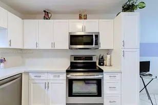 10208 NW 24th Pl, Sunrise, FL 33322 - Photo 11