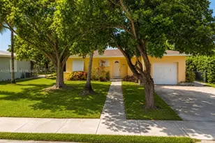 948 NW 9th Ct, Homestead, FL 33030 - Photo 1