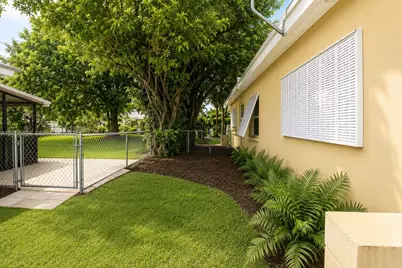 948 NW 9th Ct, Homestead, FL 33030 - Photo 23