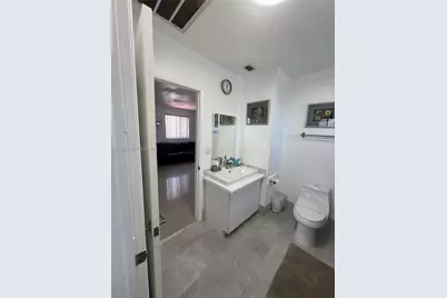 961 E 9th St, Hialeah, FL 33010 - Photo 29