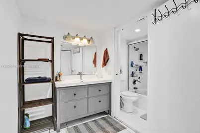 100 Bayview Dr #401, Sunny Isles Beach, FL 33160 - Photo 17