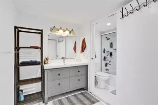 100 Bayview Dr, Sunny Isles Beach, FL 33160 - Photo 17