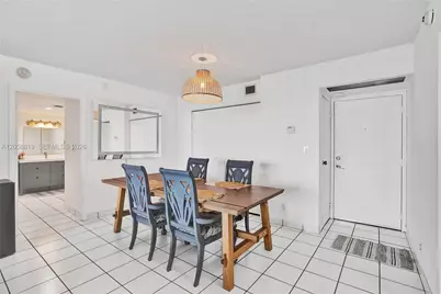 100 Bayview Dr #401, Sunny Isles Beach, FL 33160 - Photo 9
