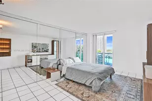 100 Bayview Dr, Sunny Isles Beach, FL 33160 - Photo 23