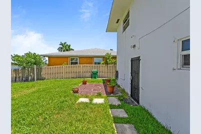2045 NW 115th St, Miami, FL 33167 - Photo 33